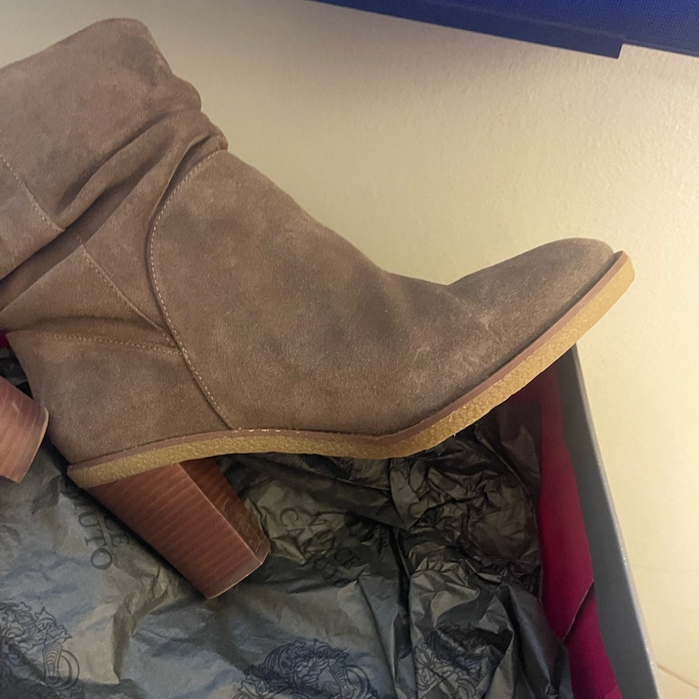 EUC Vince Camino Parka Bootie, Midnight Taupe suede, size 9 - Picture 5 of 10